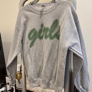 Tv show friends: Gray Sweatshirt with Green 'Girls' Print